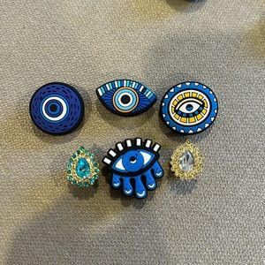 Crocs jibbetz new 6 charmz $$$$$